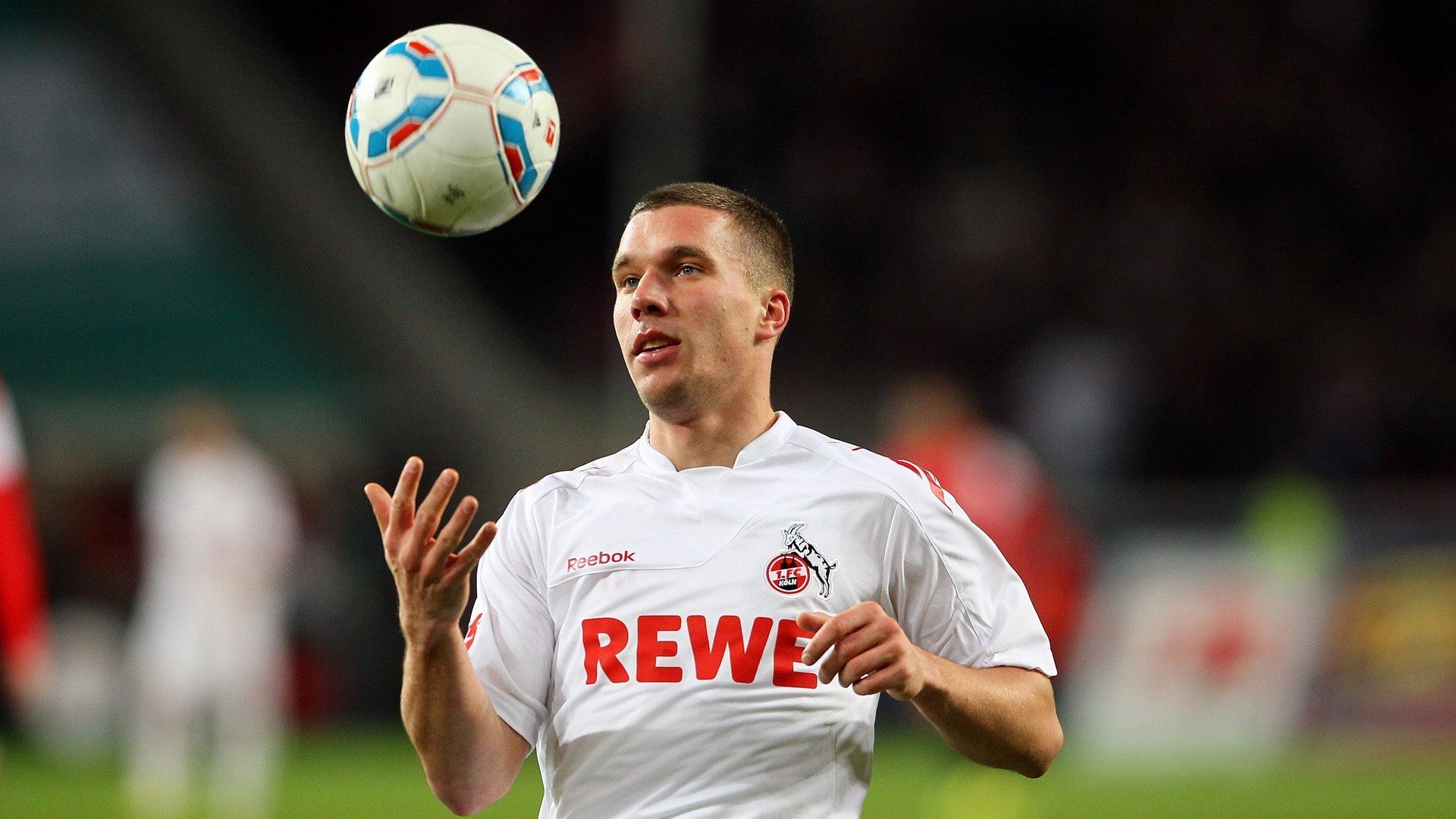 “基层青训高速推进，基层足球蹿升新高度”，青年基层锻炼