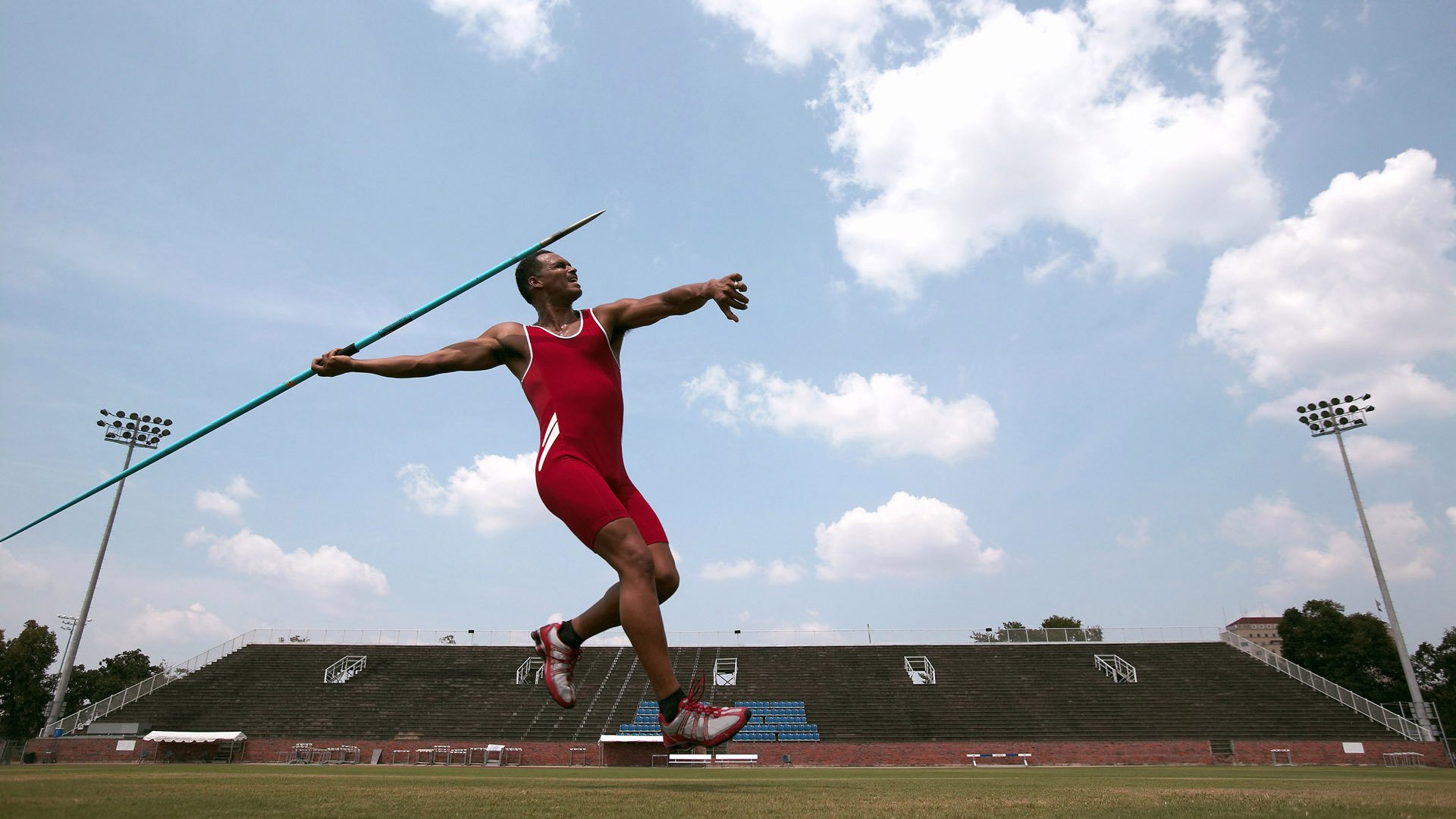 传统比赛与新兴电竞结合的探索,电竞比赛和传统体育比赛区别